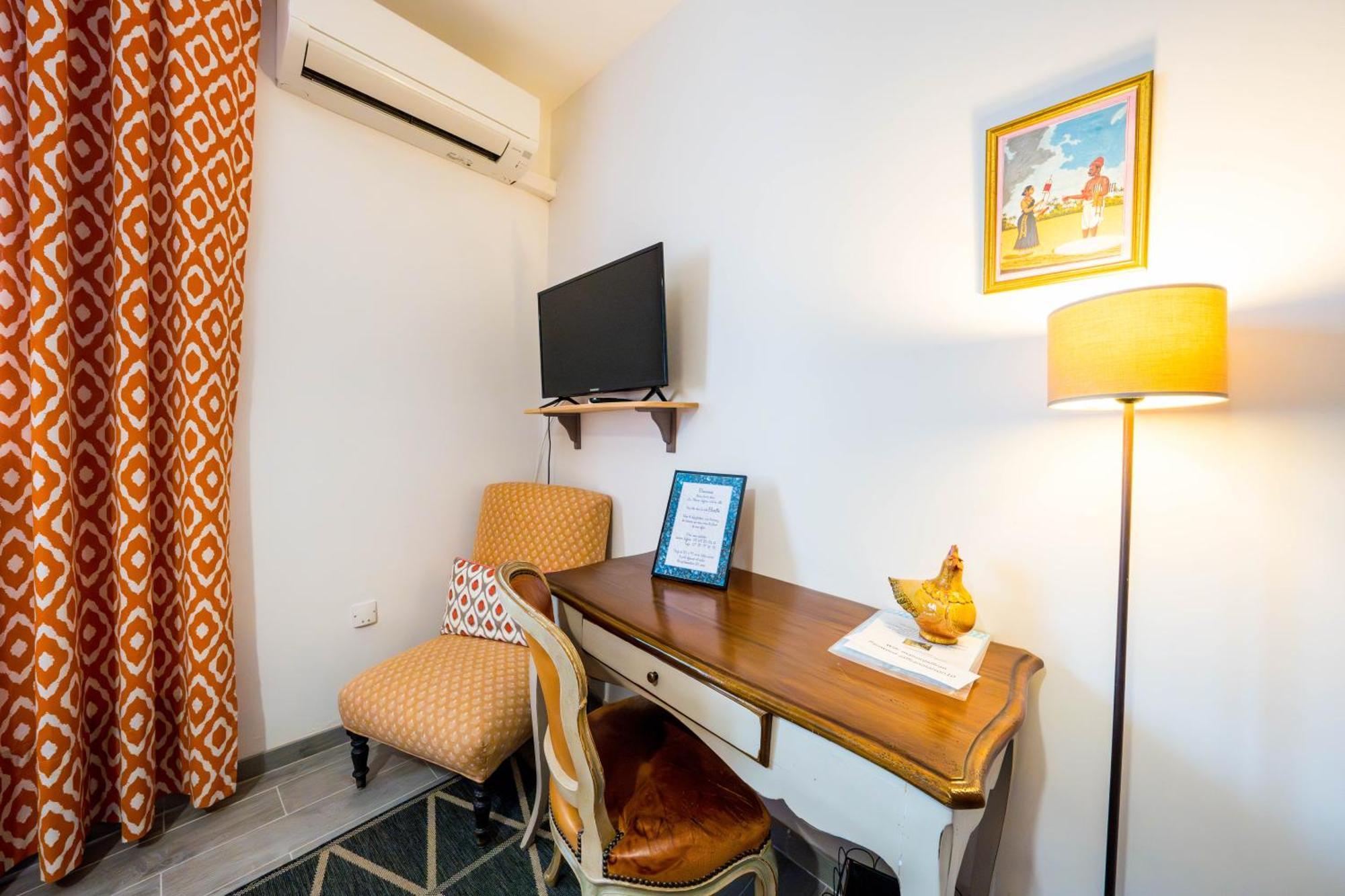 La Maison Jaffran, Suite En Ville Privas Exteriör bild
